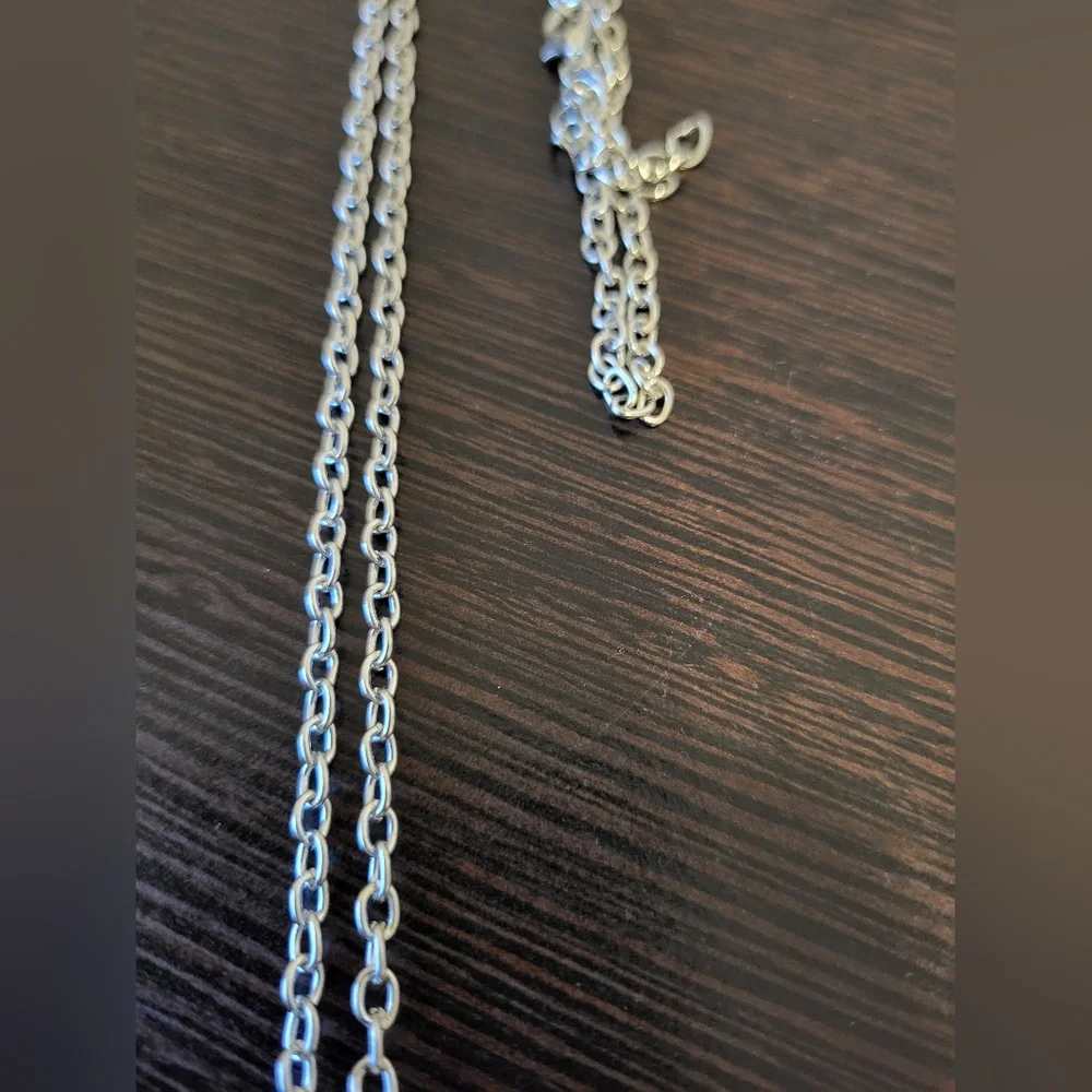 New unisex skull pendant and chain